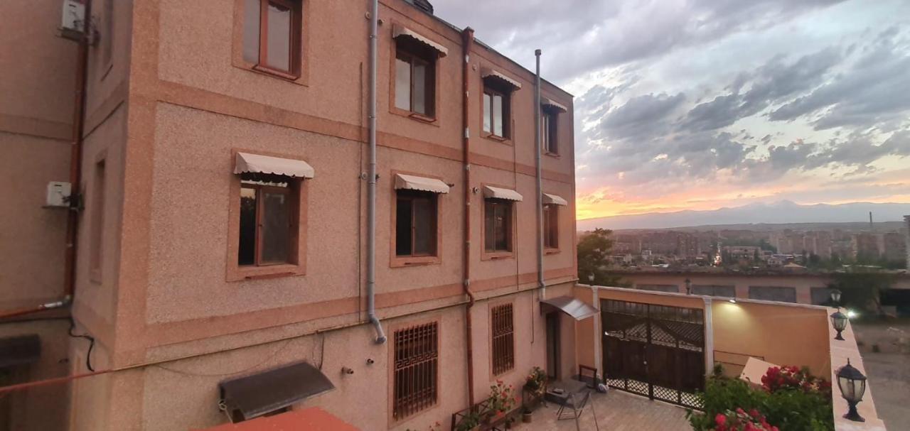 Planet Hotel Yerevan Exterior photo